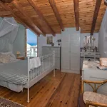 Kanoni Beach Apartment *