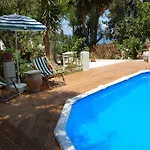 Kanoni Beach