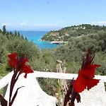 Kanoni Beach